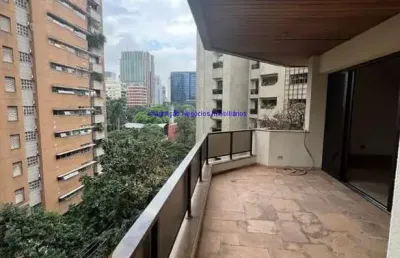 Apartamento 200m², 03 dormitórios, 04 banheiros e 03 vagas de garagem.  portaria com segurança, portaria, piscina, academia, salão de festas e sauna.