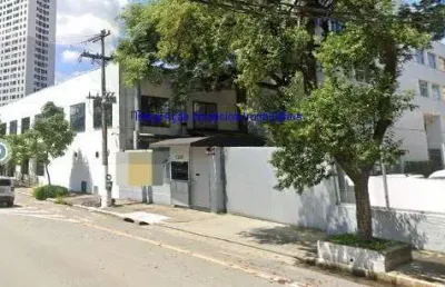 Galpão 6.570m² e 15 banheiros.  excelente localização á 7 minutos andando para a estação do metrô ceasa; entre as ruas othão e mergenthaler.