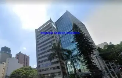 Condomínio com recepção e segurança.  excelente localização entre as ruas jerônimo da veiga, amauri e campos bicudo.