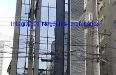 Conjunto comercial 57m², 06 salas, 02 banheiros e 01 vaga na garagem.  condomínio com recepção e segurança.  excelente localização