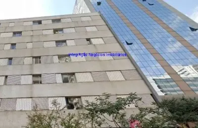 Apartamento studio 33m², 01 dormitório e 01 banheiro.  condomínio com portaria.  excelente localização á 4 minutos andando para a estação do metrô