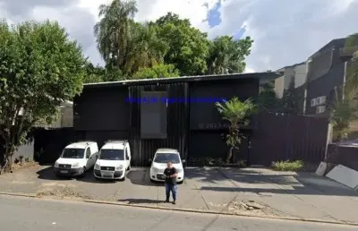 Apartamento 281m², 02 banheiros e 08 vagas de garagem.  excelente localização, á 6 minutos andando para a estação do metrô oscar freire