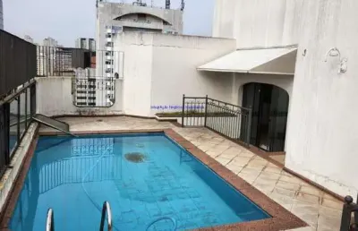 Apartamento cobertura duplex 669m², 04 dormitórios (sendo 02 suítes), 05 banheiros, 05 vagas de garagem e piscina privativa.