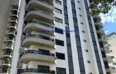 Apartamento  220m², 04 dormitórios  (sendo 03 suítes), 04 banheiros e 4 vagas de garagem.  condomínio com portaria, segurança, piscina, salão de festa