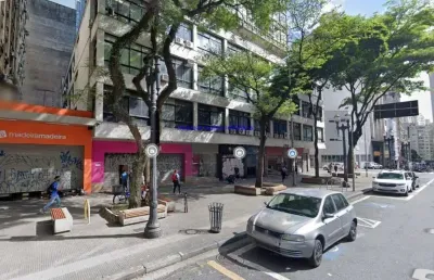 Loja 607m², 02 banheiros.  excelente localização á 05 minutos andando para a estação do metrô anhangabaú; entre as ruas 24 de maio, dom jose de barros