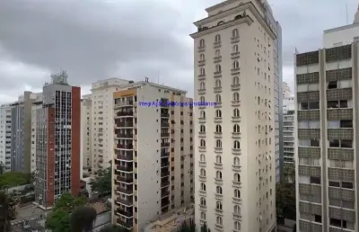 Apartamento  467m², 04 dormitórios (sendo suítes), 05 banheiros e 4 vagas de garagem.  condomínio com portaria, segurança, piscina, playground.