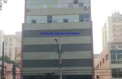 Conjunto comercial 55m², 01 copa, 02 banheiros e 01 vaga na garagem.  condomínio com recepção e portaria.  excelente localização