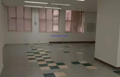 Sobreloja 400m² e 02 banheiros.  excelente localização, á 4 minutos andando para a estação do metrô são bento;