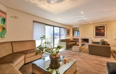 Apartamento 224,62m², 03 dormitórios (sendo 03 suítes), 05 banheiros e 03 vagas na garagem.  condomínio com segurança, portaria, churrasqueira