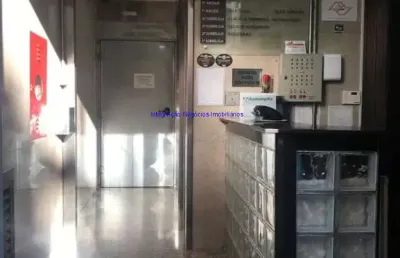 Laje comercial  120m², 01 copa e 03 banheiros; o andar possui 03 salas.  condomínio com recepção e segurança .  excelente localização