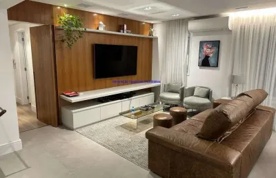 Apartamento mobiliado 156m², 03 dormitórios ( sendo 03 suítes ), 04 banheiros e 03 vagas na garagem; o imóvel possuí adega para 300 garrafas de vinho.