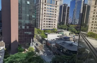 Laje comercial 508m²,  10 salas com divisórias podendo alterar, 01 copa, 01 recepção, 08 banheiros e 10 vagas na garagem.