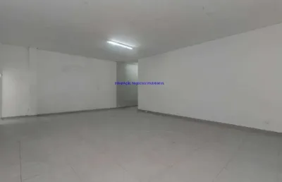 Galpão 480m² e 02 banheiros; o imóvel possui  vestiários, refeitório, infra estrutura e cabeamento para ar condicionado