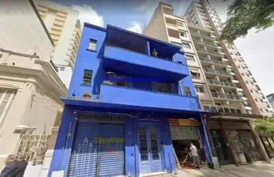 Apartamento 90m², 01 dormitório e 01 banheiro.  condomínio e portaria.  excelente localização