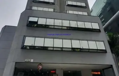 Condomínio com recepção e segurança.  excelente localização á 5 minutos andando para a estação do metrô palmeiras-barra funda; entre as ruas tagipuru,