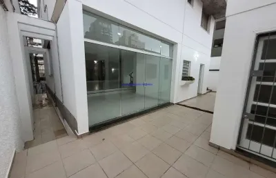 Sobrado 330m², 04 dormitórios (sendo 01 suíte), 04 banheiros e 04 vagas na garagem.  excelente localização entre as avenidas jamaris, divino salvador