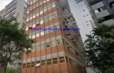 Conjunto comercial 58m², 01 banheiro e 01 vaga na garagem.  condomínio com recepção e segurança 24hrs.  excelente localização