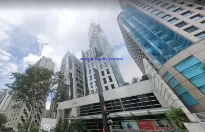 Conjunto comercial 30m² e 01 banheiro.  condomínio com recepção e segurança 24hrs.  excelente localização á 2 minutos andando para a estação do metrô