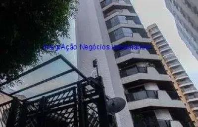 Apartamento 155m², 04 dormitórios (sendo 03 suítes), 04 banheiros e 03 vagas na garagem.  condomínio com portaria, segurança 24hrs, piscina