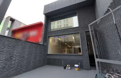 Sobrado comercial 330m², 01 cozinha, 03 salas e 02 vagas na garagem .  excelente localização entre as ruas lourenço marques, júlio diniz