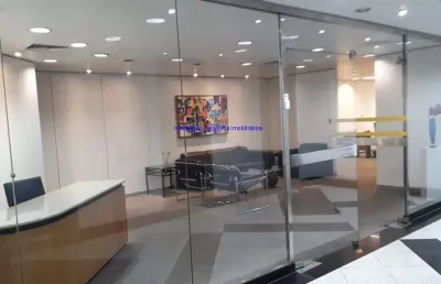 Conjunto comercial semimobiliado 768m², 02 copas, 02 salões, 03 salas e 11 banheiros.   condomínio com recepção.   excelente localização