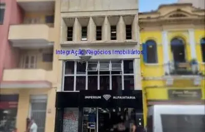 Prédio comercial 1317m² e 04 banheiro .  excelente localização á 4 minutos andando para a estação do metrô república; entre as rua aurora e avenidas