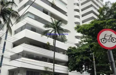 Apartamento cobertura duplex 350m², 03 dormitórios (sendo suítes), 04 banheiros e 03 vagas na garagem.  condomínio com portaria, segurança 24hrs
