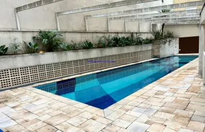 Condomínio com portaria, segurança 24hrs, piscina, salão de festa, churrasqueira, salão de jogos, sala de ginástica e jardim.  excelente localização