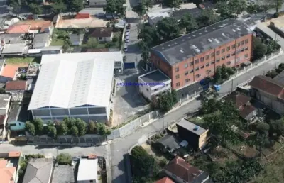 Terreno 9.562,53m², 01 prédio com 03 andares e 01 subsolo; 01 prédio com 02 andares e 01 prédio comercial.  excelente localização.