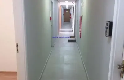 Conjunto comercial 29m², 01 sala, 01 banheiro e 01 vaga na garagem.    condomínio com recepção e segurança 24hrs.  excelente localização.