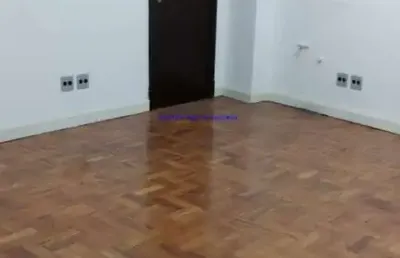 Conjunto comercial 71m², 02 banheiros.  condomínio com recepção e segurança 24hrs.  excelente localização á 2 minutos andando para a estação do metrô