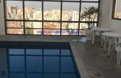 Condomínio com portaria 24hrs, piscina, salão de festa e academia.   excelente localização á 9 minutos andando para a estação do metrô consolaço