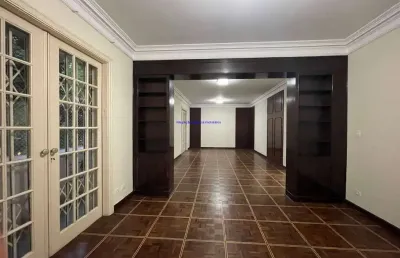 Apartamento 280m², 04 dormitórios (sendo 02 suítes), 03 banheiros e 03 vagas na garagem.  condomínio com portaria.   excelente localização.