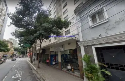 Apartamento 42m², 01 dormitório e 01 banheiro.   condomínio com portaria.  excelente localização á 5 minutos andando para a estação do metrô república