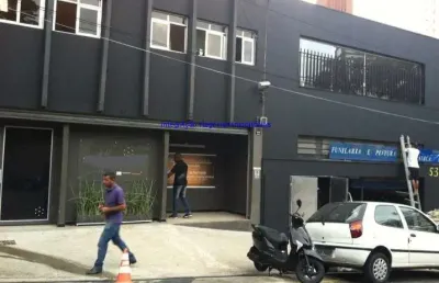 Sobreloja 250m², amplo salão, 02 salas e 02 banheiros.   excelente localização entre as ruas da consolação, maceió e travessa dona paula;