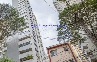 Apartamento 178m², 03 dormitórios (sendo suítes), 05 banheiros e 03 vagas na garagem.  condomínio com portaria, segurança 24hrs, piscina.