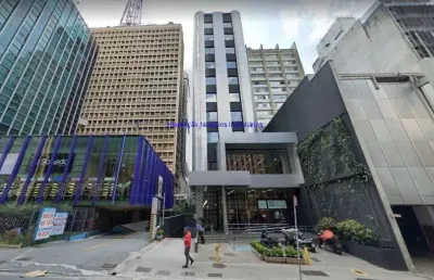 Conjunto comercial 84.30m², 01 banheiro e 01 vaga na garagem.    condomínio com recepção e segurança 24hrs.  excelente localização.