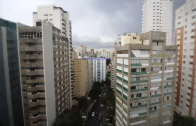Apartamento 169m², 04 dormitórios (sendo 01 suíte), 03 banheiros e 02 vagas na garagem.    condomínio com portaria 24hrs e jardim.