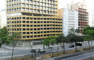 Conjunto comercial 267m², 03 salas e 03 banheiros.    condomínio com recepção e segurança 24hrs.  excelente localização.