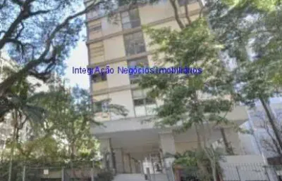 Condomínio com portaria 24hrs.   excelente localização á 4 minutos andando para a estação do metrô consolação; entre as ruas bela cintra,
