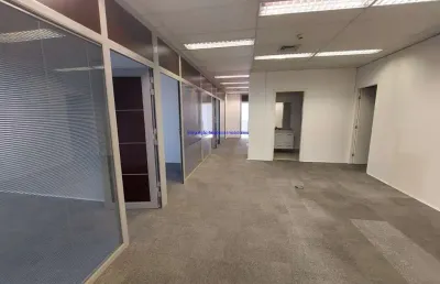 Laje comercial 503m³, 04 banheiros e 18 vagas na garagem.  condomínio com recepção e segurança 24hrs.  excelente localização
