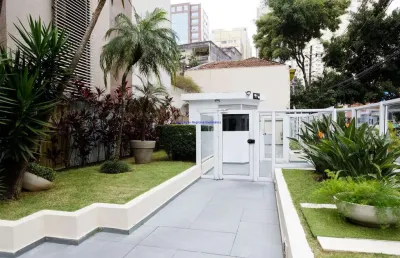 Apartamento 130m²,  03 dormitórios (sendo 01 suíte), 02 banheiros e 01 vaga na garagem.   condomínio com portaria, segurança 24hrs, brinquedoteca.