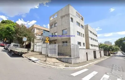 Prédio comercial 984m², 10 banheiros e 12 vagas na garagem; possui 4 pavimentos, cada pavimento com área construída de 225m², terreno mede 10 x 36,50m