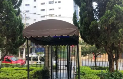 Apartamento 110m², 03 dormitórios (sendo 01 suíte), 04 banheiros e 02 vagas na garagem.  condomínio com portaria, segurança 24hrs, salão de festa