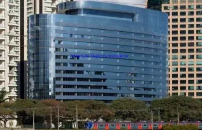 Conjunto comercial 200m², 03 banheiros e 06 vagas na garagem.    condomínio com recepção, segurança 24hrs.  excelente localização