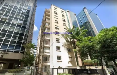 Apartamento 220m², 03 dormitórios (sendo 01 suíte), 02 banheiros e 01 vaga na garagem.  condomínio com portaria 24hrs e salão de festa.