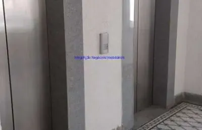 Conjunto comercial 290m², e 02 banheiros.  condomínio com recepção e segurança 24hrs.  excelente localização á 3 minutos andando para a estação