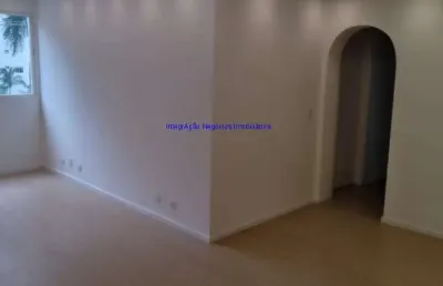Apartamento 106m², 02 dormitórios, 02 banheiros e 01 vaga na garagem.    condomínio com portaria 24hrs e salão de festa.    excelente localização.