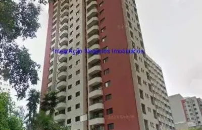 Condomínio com portaria, segurança 24hrs, piscina, piscina infantil, churrasqueira, lavanderia coletiva, playground, sauna, sala de ginástica e salão
