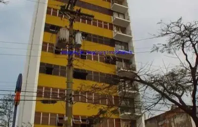 Apartamento 92m², 02 dormitórios, 01 banheiro e 01 vaga na garagem.  condomínio com portaria, segurança 24hrs.  excelente localização